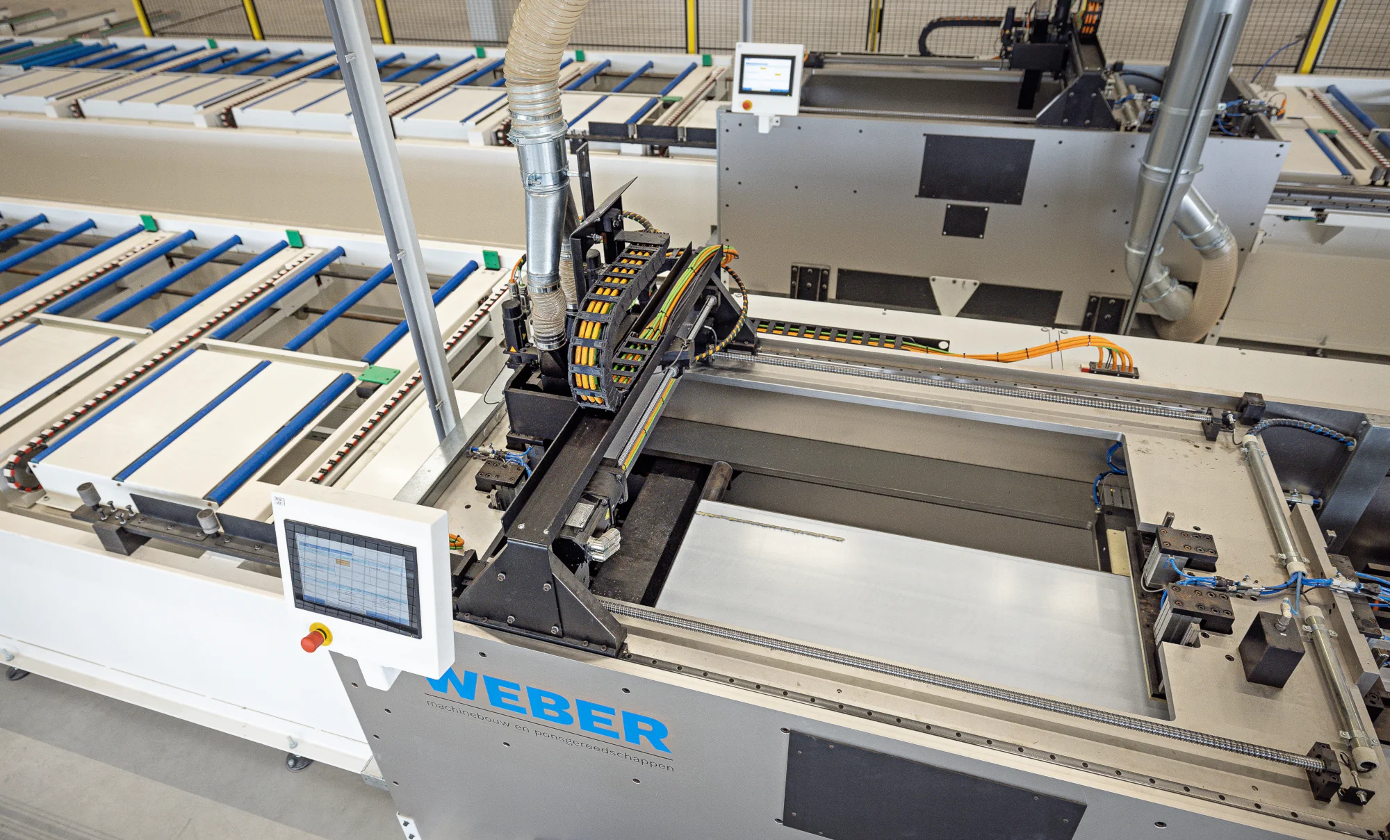 Geautomatiseerde productielijn overheaddeuren